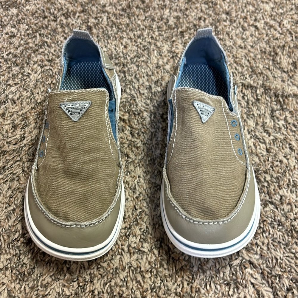 Columbia big boy shoes. Size 4Y